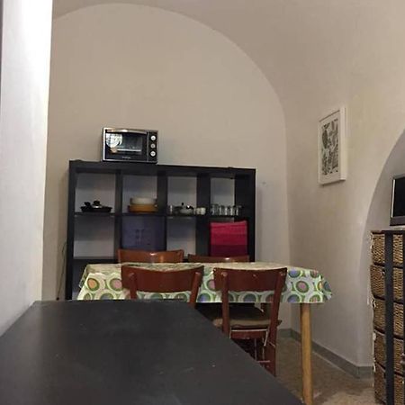 Historic Apartment In Centre Of City 100M To Sea Монополи Экстерьер фото