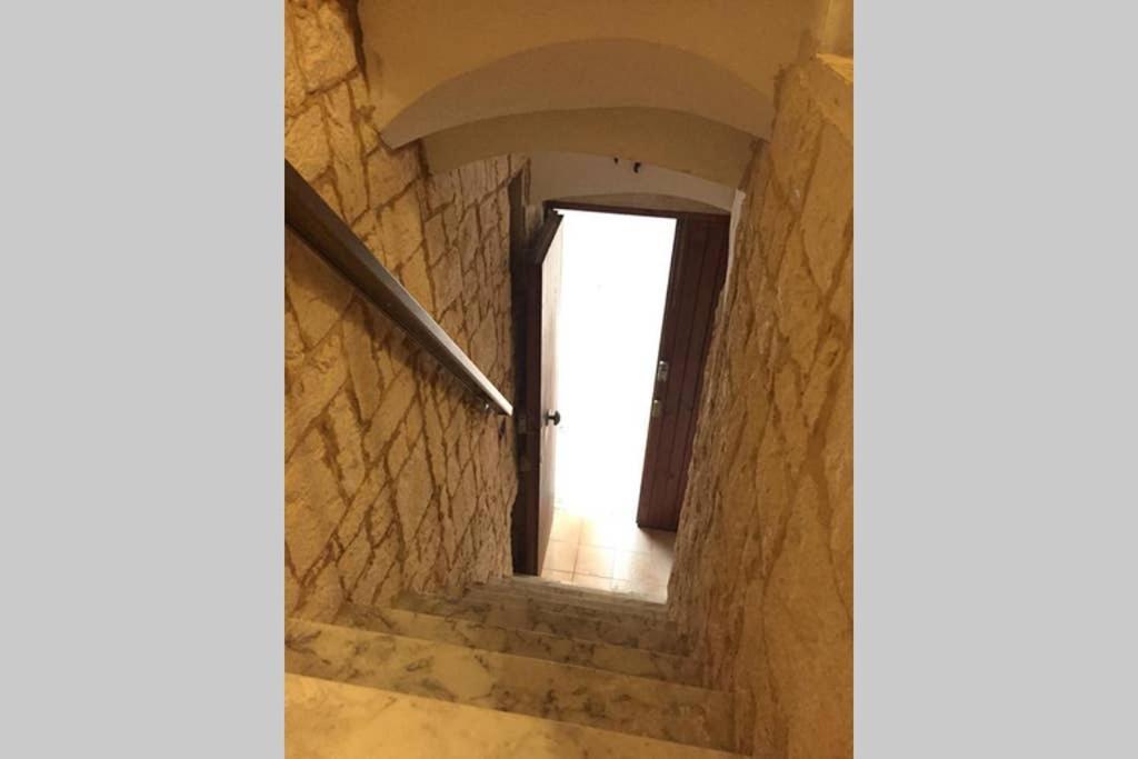 Historic Apartment In Centre Of City 100M To Sea Монополи Экстерьер фото